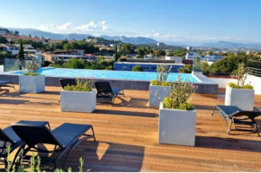 Bien design avec jacuzzi et piscine